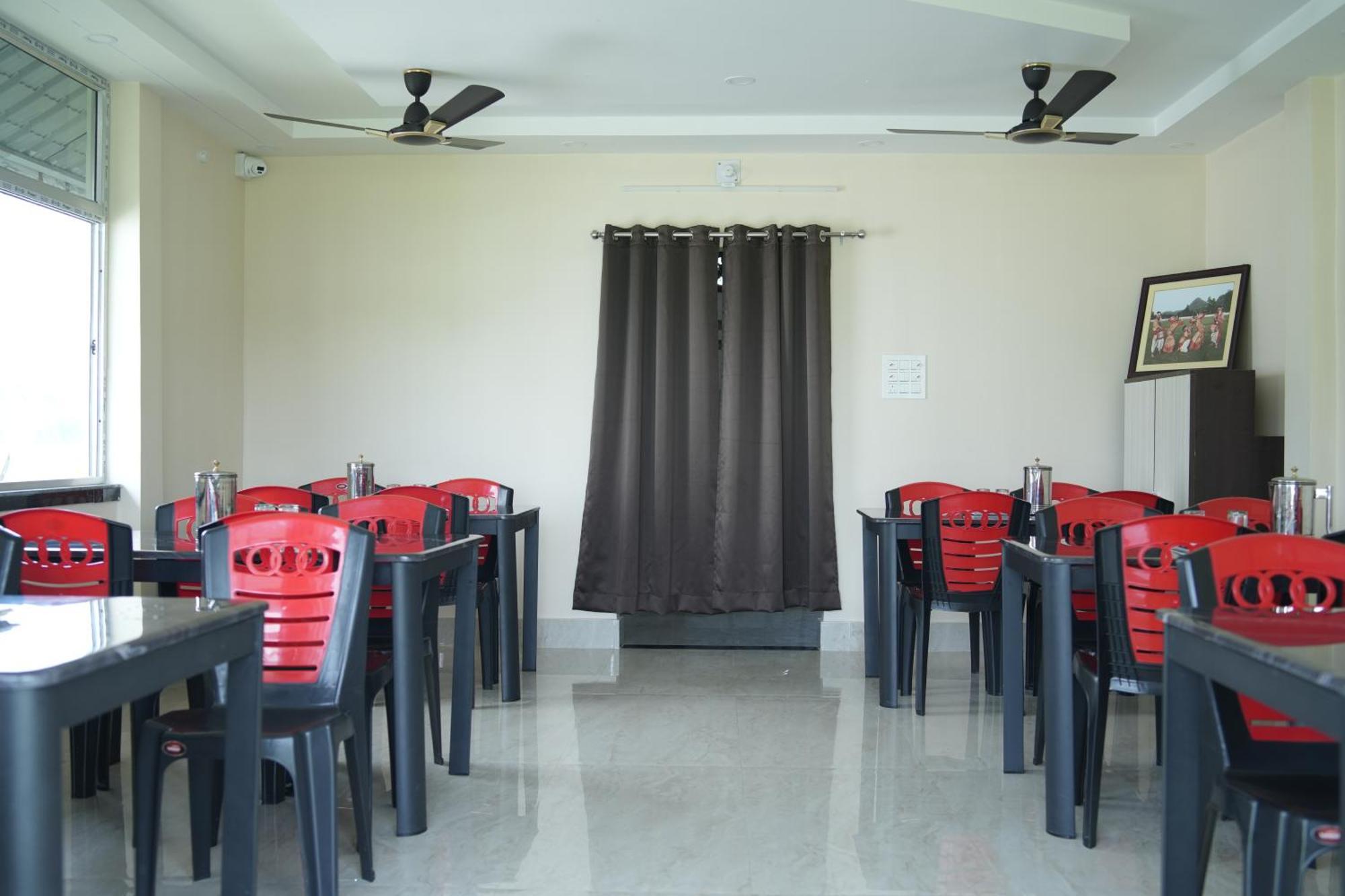 Queen Of Dooars Eco Resort Chālsa Екстериор снимка