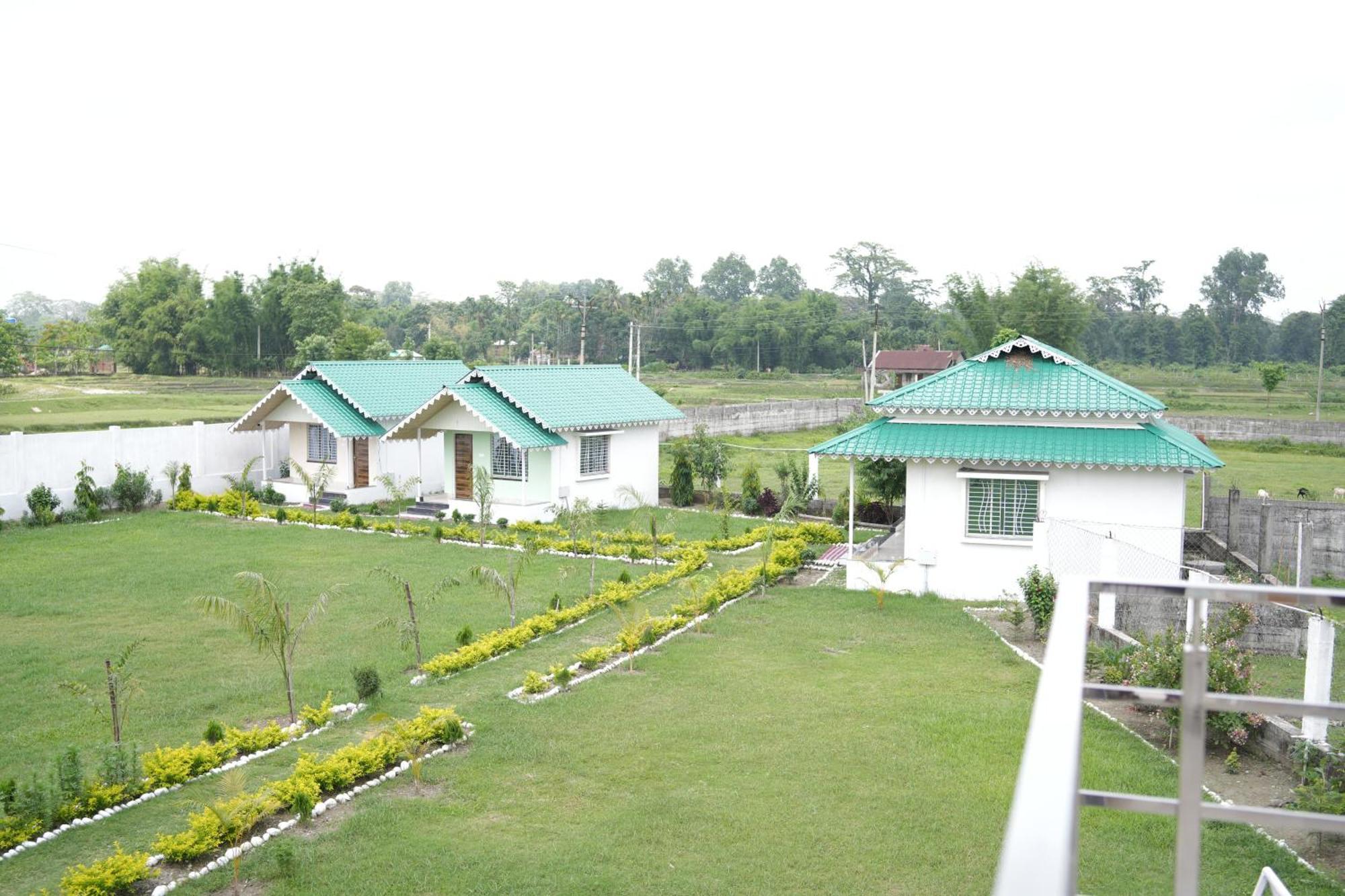 Queen Of Dooars Eco Resort Chālsa Екстериор снимка